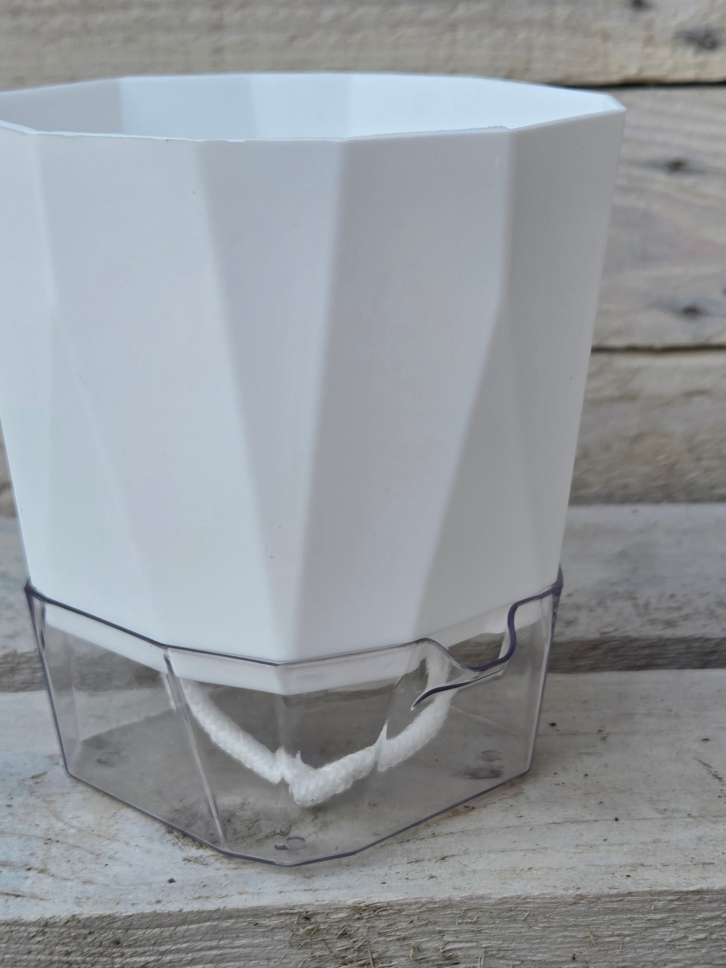 Modern White Self-Watering Pot – 12.5cm x 13.5cm
