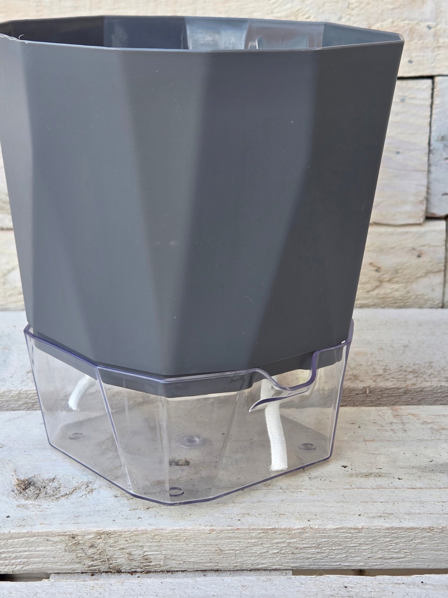 Modern Grey Self-Watering Pot – 15cm x 16.5cm