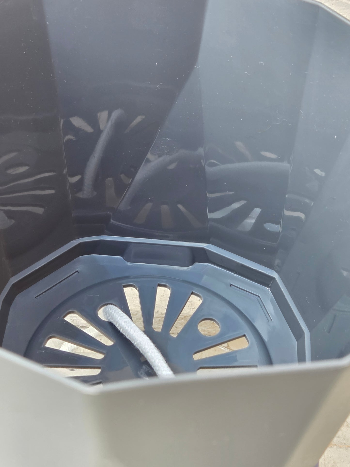 Modern Grey Self-Watering Pot – 15cm x 16.5cm