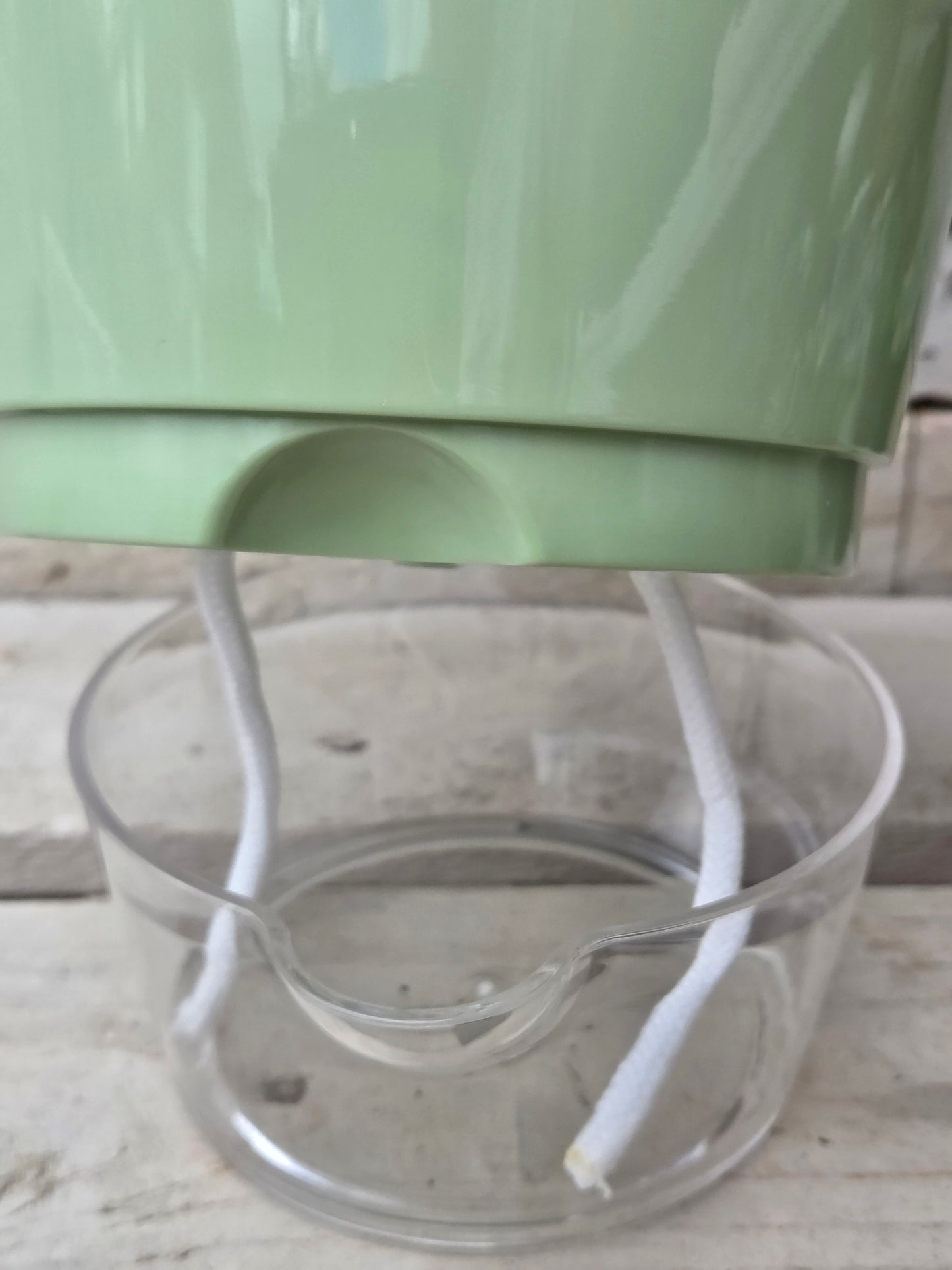 Green Self-Watering Plant Pot – Clear Base 15cm x 15.5cm